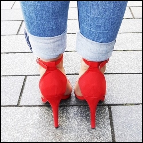 Open rode schoenen in kleine maat met naaldhak petite feet