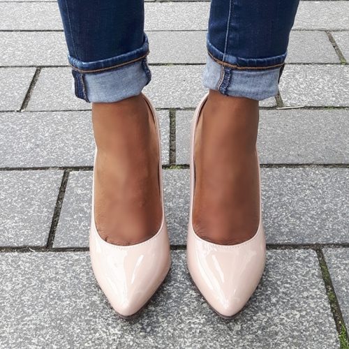 Nude pumps in kleine maten met naaldhakken en spitse neus