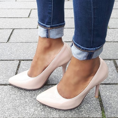 Nude pumps in kleine maten met naaldhakken en spitse neus