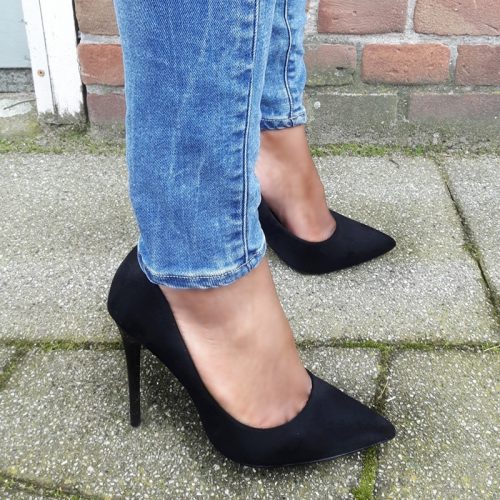 Zwarte pumps met puntneus en hoge stiletto hak | Hoge Hakken