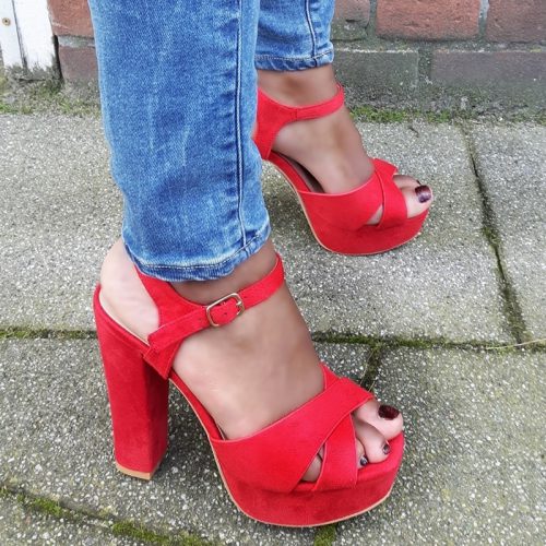 Rode open schoenen met stevige hakken | Rode sandalen met blokhak