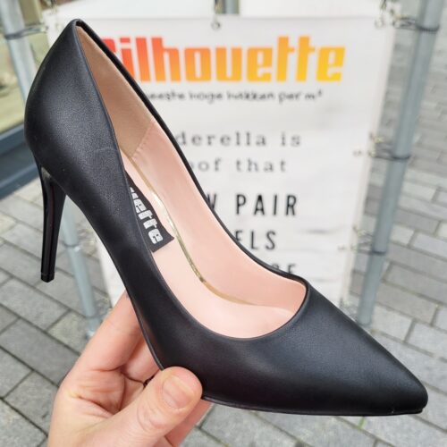 Simpele zwarte pumps met naaldhak in mat zwart | Zwarte pumps met dunne hakken