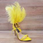 Gele sandaaltjes met hoge hakken en veren | Sexy sandaaltjes in geel met hoge hakken en grote veren