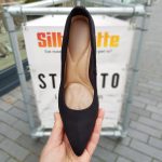 Zwarte pumps met een zacht voetbed en 9 cm naaldhak