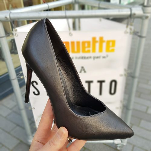 Sexy zwarte pumps met hoge stilettohak en V-uitsnijding | Hoge zwarte pumps met stiletto hak