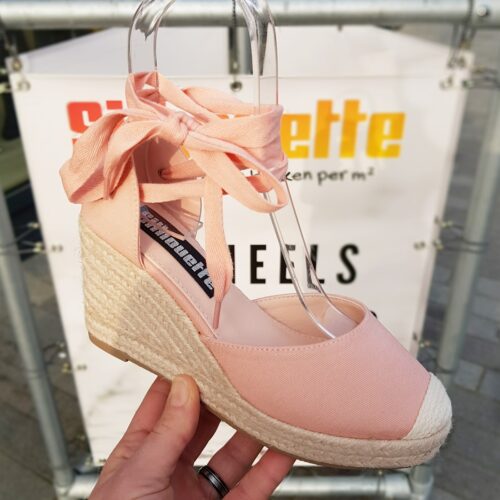 Roze espadrilles met sleehak en linten | Espadrilles in roze met lint en dichte neus