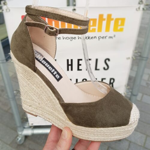 Khaki groene espadrilles met sleehak en bandje om de enkel