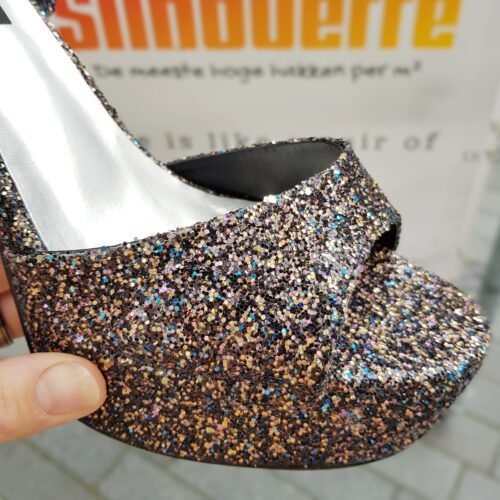 Zwarte glitterhakken met plateau in grote maten | Zwarte glitter sandalen met hak voor grote voeten