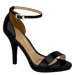 2777-10-050 – Zwarte comfortabele sandaal met naaldhak in lak