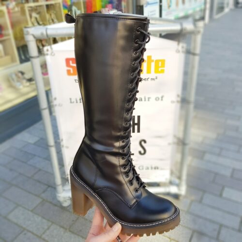 Doc Martens met hak lookalike in zwart Silhouette