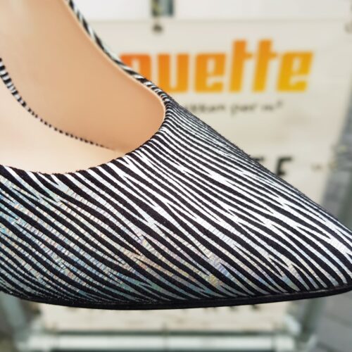 Zebra pumps met blokhak in zilver / zwart combinatie | Pumps met zebraprint en blokhak