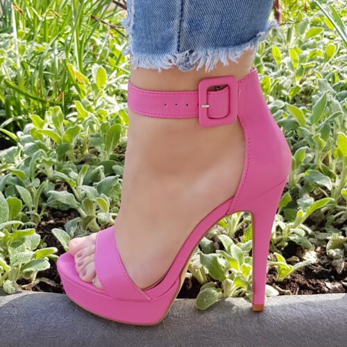 Hoge hakken in roze met plateau en naaldhak | High heels in roze leer look