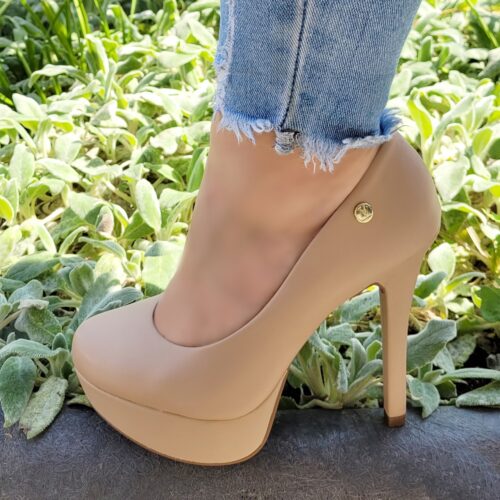 Beige pump met ronde neus, platform en stiletto hak | Beige pumps met hoge hakken