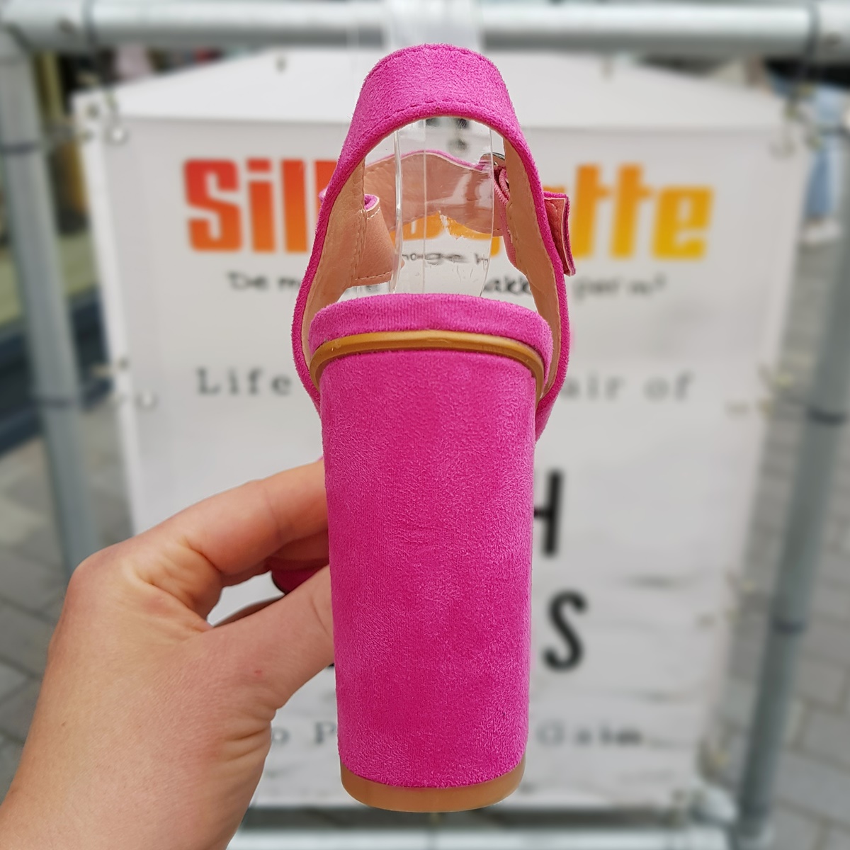 Fuchsia roze sandalen met stevige hak en bandje | Roze open schoentjes met stevige hak