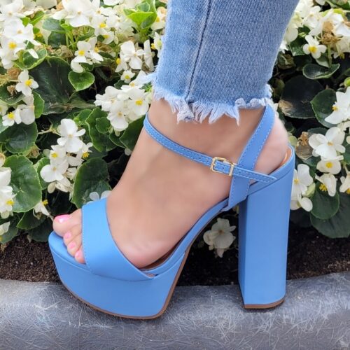 Lichtblauwe sandaal met hoge blokhak | Comfortabele blauwe blokhakken