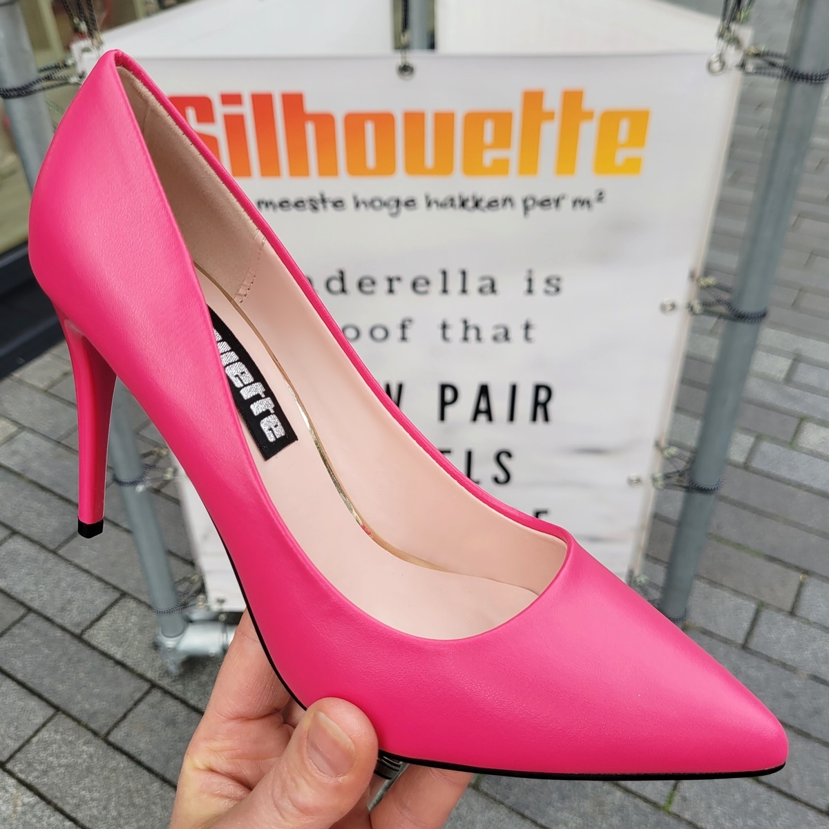 Simpele pumps met naaldhak in fuchsia roze | Roze pumps met naaldhak