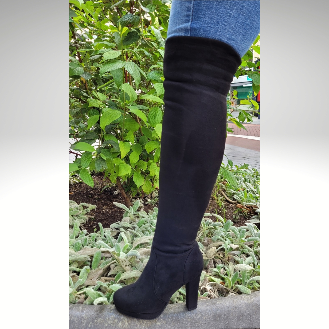 Zwarte overknee laarzen met blokhak en ronde neus | Zwarte stretch overkneelaarzen met brede hak