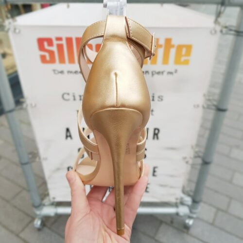 Gouden sandalen met hoge hak in grote maten | Gouden open schoentjes met hoge hak