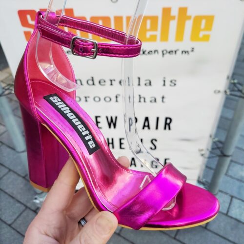 Metallic roze sandalen met blokhak en enkelbandje | Metallic sandalen met stevige hak