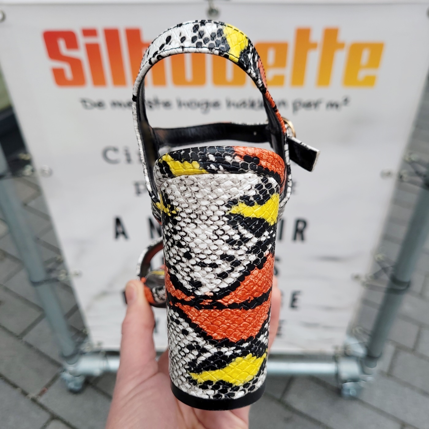 2725-65-002 – Multicolour sandaaltjes met brede hak – Gekleurde sandaaltjes met blokhak (1)