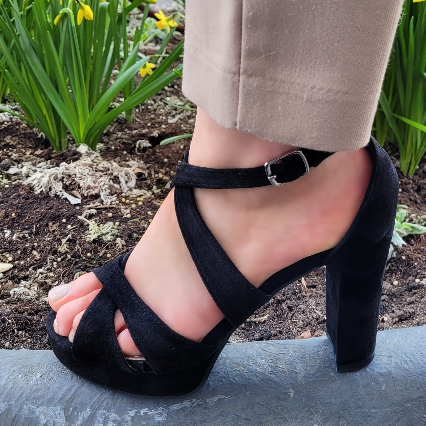 Zwarte sandalen met kruisbanden | Zwarte blokhaksandalen met gekruiste banden