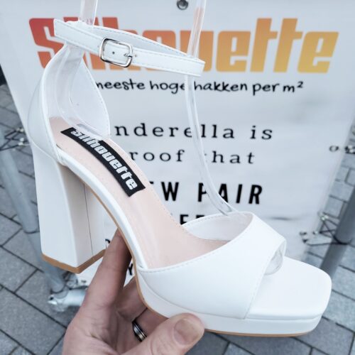 Witte open schoenen met vierkante neus | Witte sandalen met rechte neus