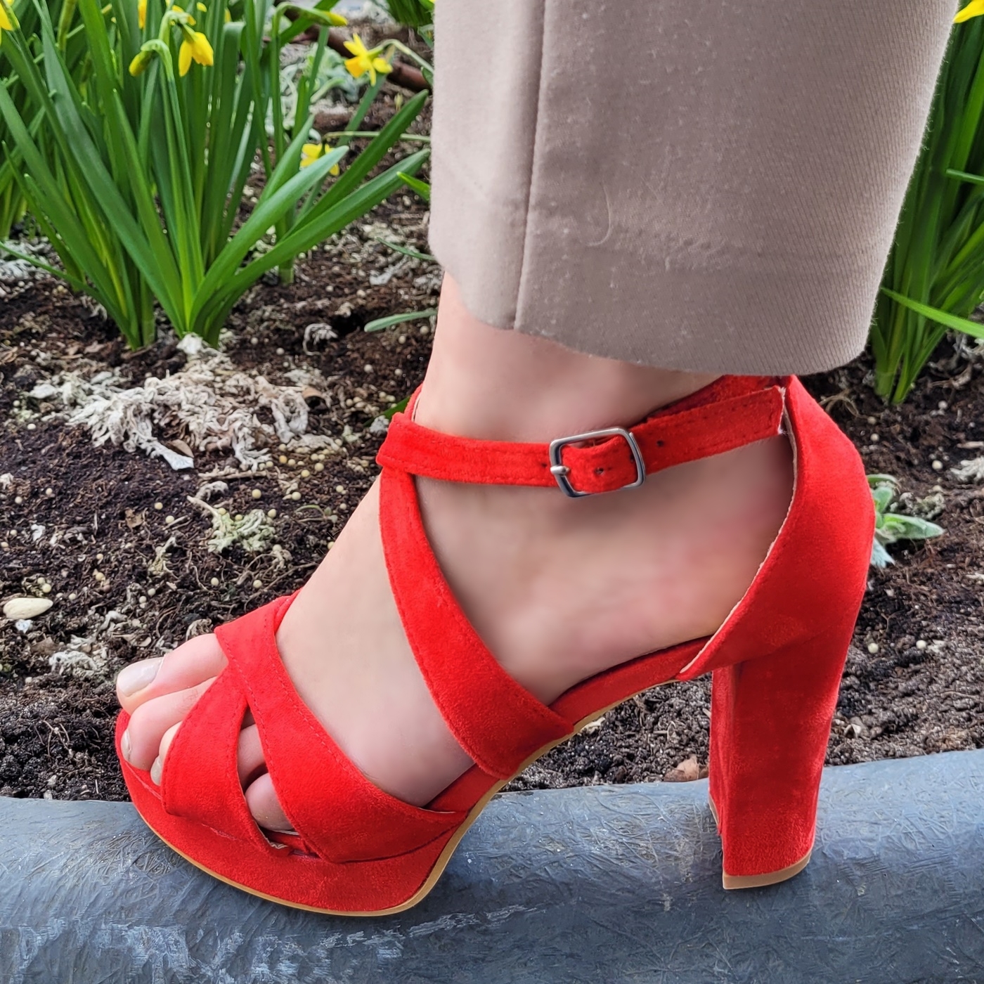 Rode sandalen met kruisbanden | Rode blokhaksandalen met gekruiste banden