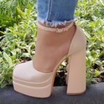 Beige pumps met hoge plateau en blokhak | Beige plateaupumps met hoge blokhak