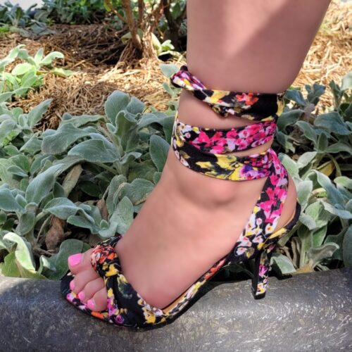 Zwarte Vizzano sandaaltjes met bloemenprint | Zwarte Vizzano hakken met bloemenprint