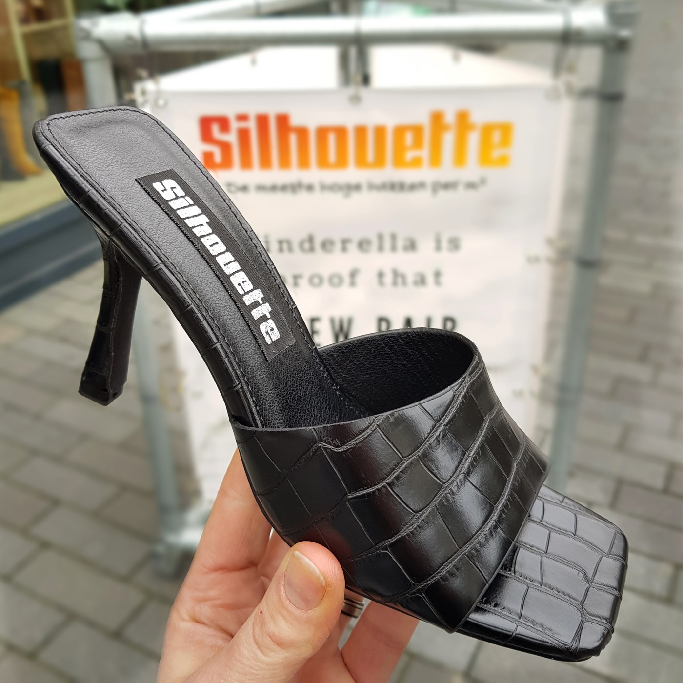 Zwarte slippers met naaldhak en krokoprint | Zwarte muiltjes met hoge hak