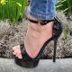 Zwarte superhoge high heels met smal enkelbandje | Zwarte killerheels met plateau en bandje