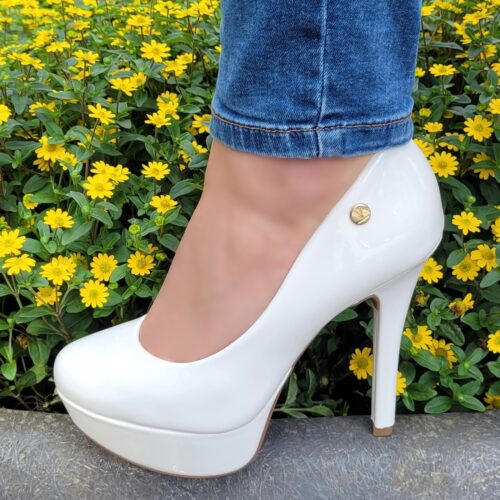 2218-50-062 – Pumps met hoge hak en ronde neus in wit lak – Witte plateau pumps met hoge hak