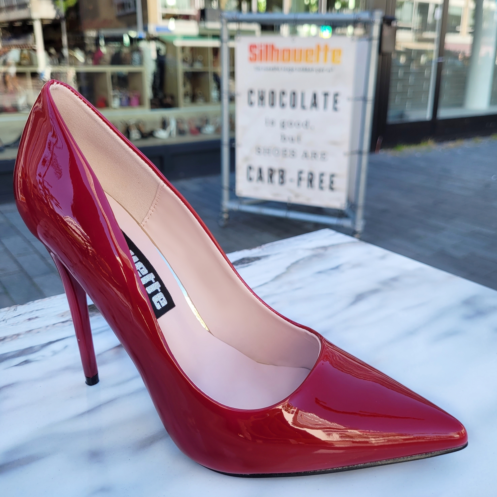 Bordeaux rode lak pumps met hoge naaldhak | Pumps met stiletto hak in bordeaux