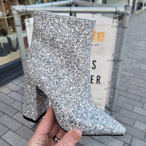 Zilveren glitterlaarzen in kleine maten | Enkellaars met glitters in kleine maten