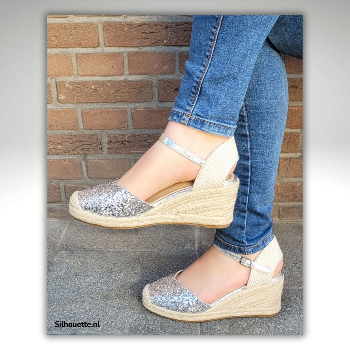 Zilveren sleehakken met glitters en dichte teen | Zilveren glitter espadrilles