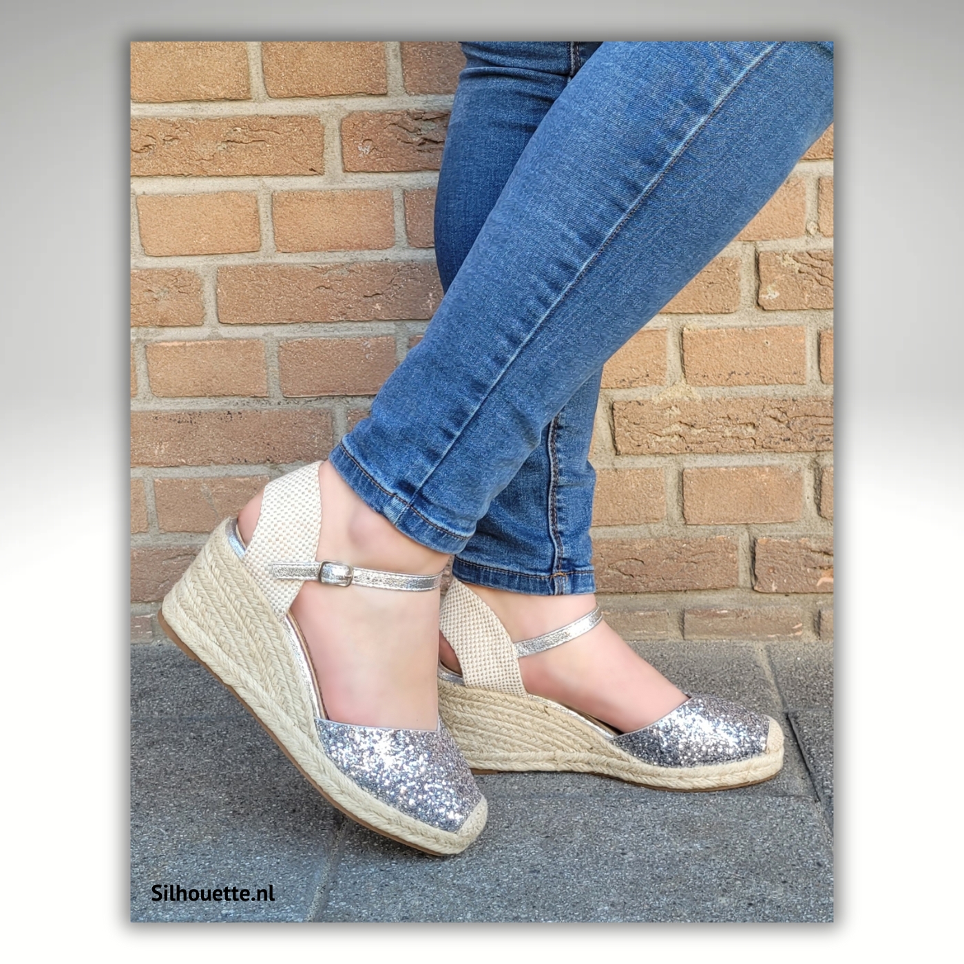 Zilveren sleehakken met glitters en dichte teen | Zilveren glitter espadrilles