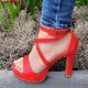 Rode sandalen met bredere naaldhak en bandjes | Rode sandaaltjes met stevige hak en bandjes