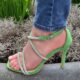 Groene sandalen met naaldhak en strass | Groene open hakken met glittersteentjes